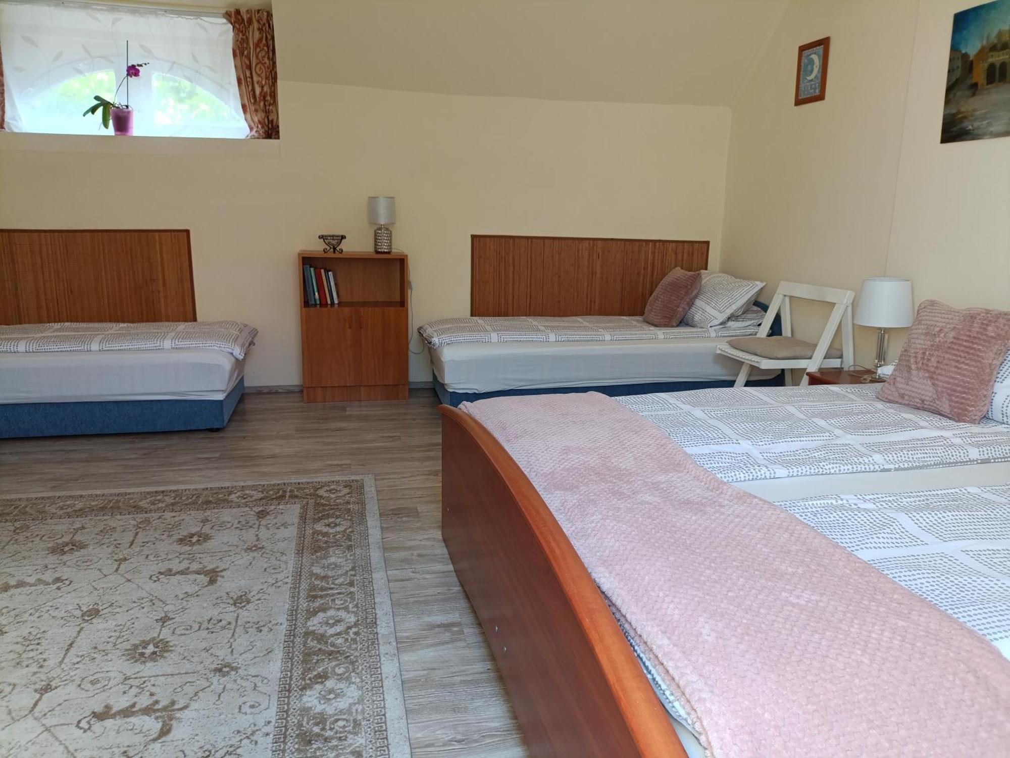 Cehmesterek Apartman 에게르 외부 사진